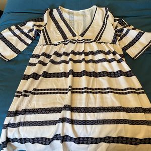 Casual white dress with black pattern